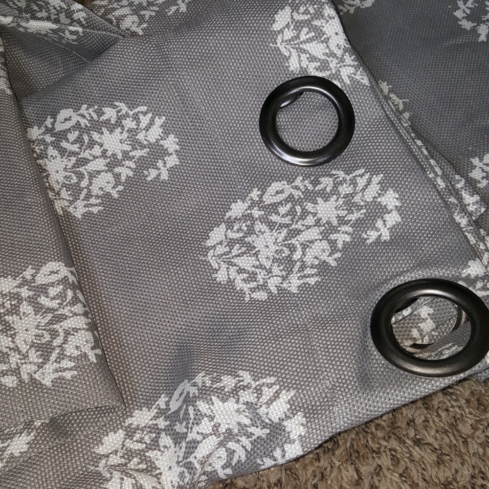 Drapes/ Cutains